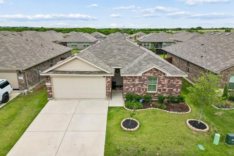 Photo of 16629 Milwaukee Street, Justin, TX 76247 (MLS # 21368361)