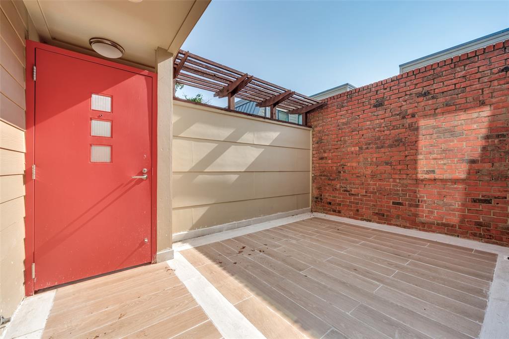 3915 Buena Vista Street D