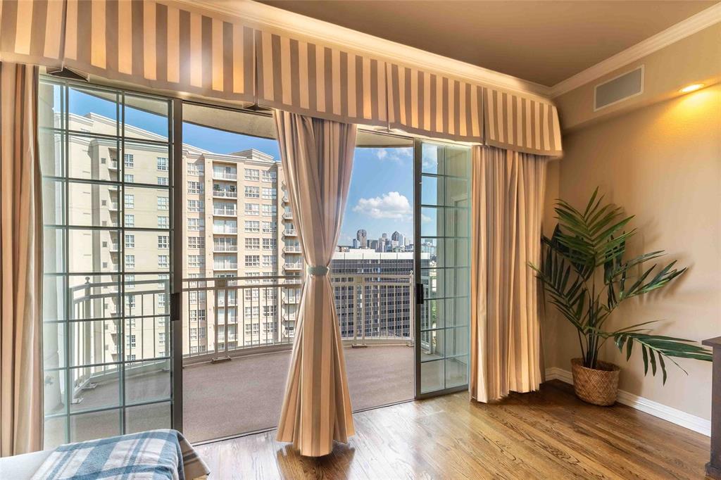 Renaissance On Turtle Creek Condo - Residential