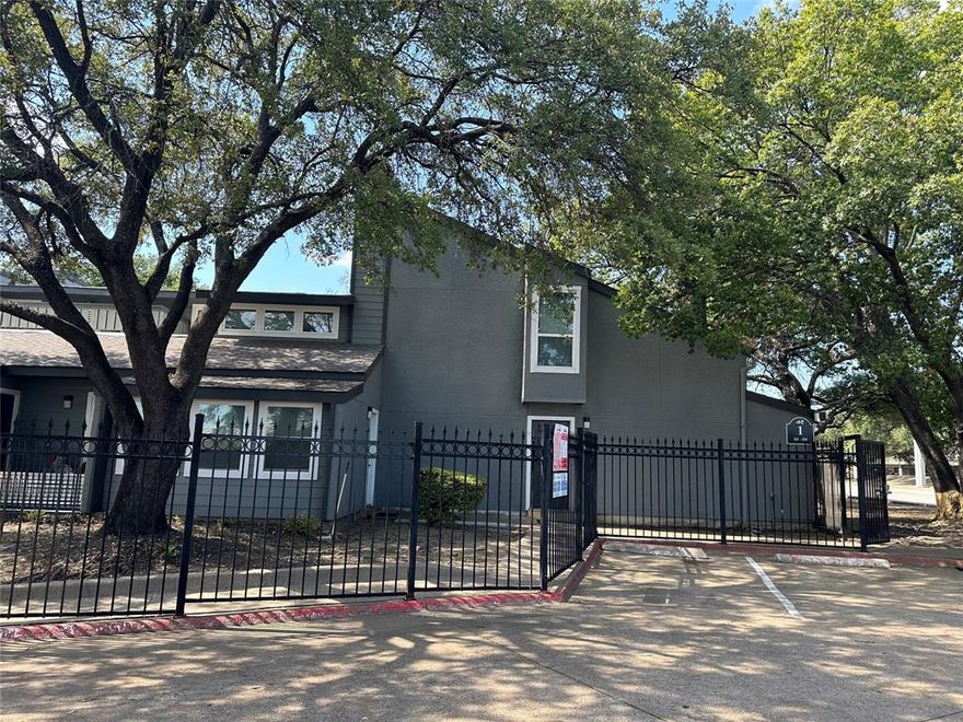 Trinity Meadows Condominiums is located in a prime area with its proximity to Richland College, DART line, local shopping and restaurants. The property is undergoing an exterior renovation as well!