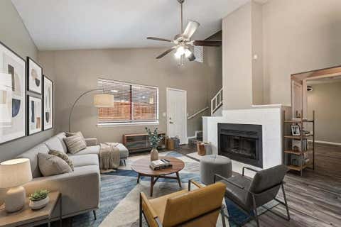 Photo of 1122 Millview Drive #602, Arlington, TX 76012 (MLS # 21366223)