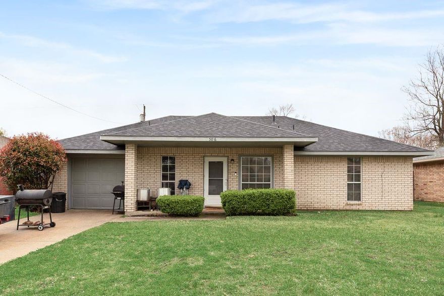 This 3 bedroom home is ready for your family to come build memories in.  This home is priced to sell with it being built in 1991 making it the cheapest home at that age and the next home available under this price is at least 19 years or older than this one.  Another plus is the roof was replaced on September 11, 2025.  Come see this one today and lets get this one sold.