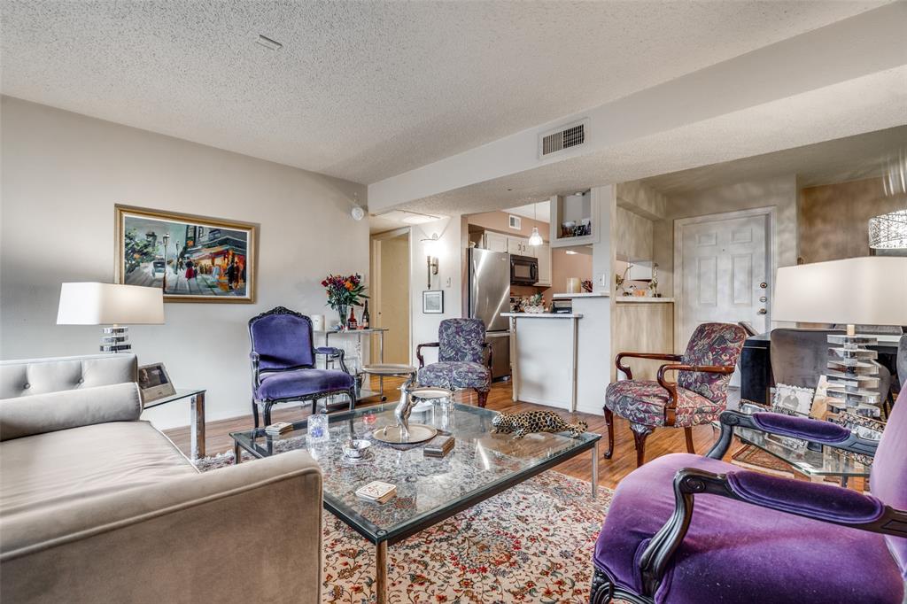 Cambridge Condo Ph 03 - Residential