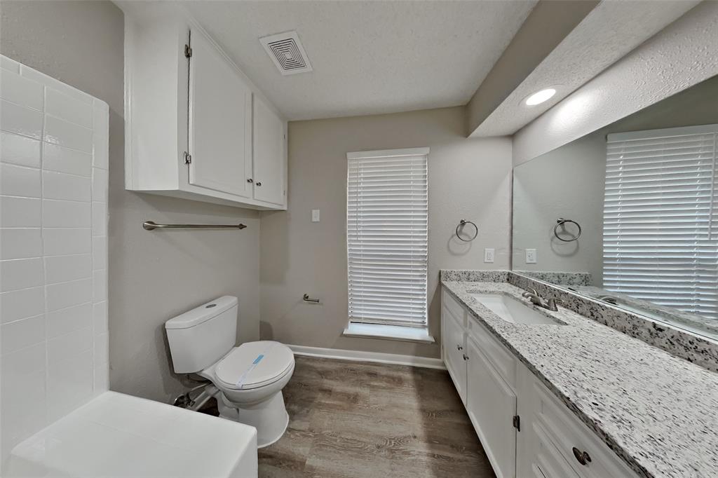 Lake Hill Estates Add - Residential Lease