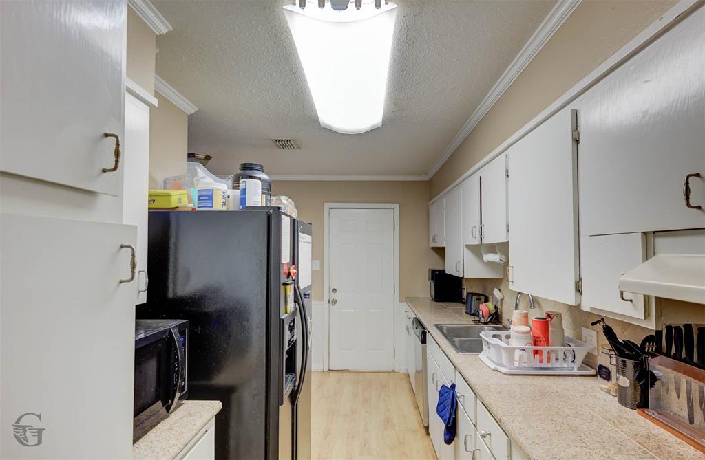 3217 Thunderbird Lane