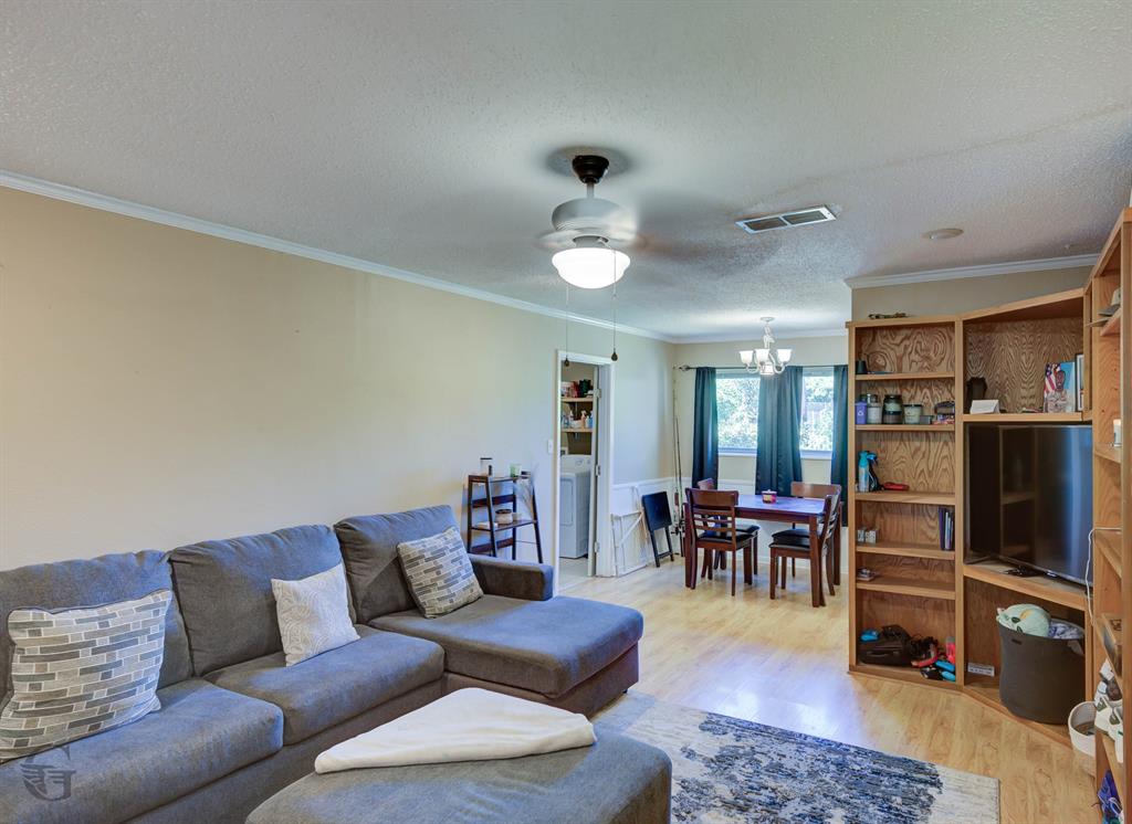 3217 Thunderbird Lane