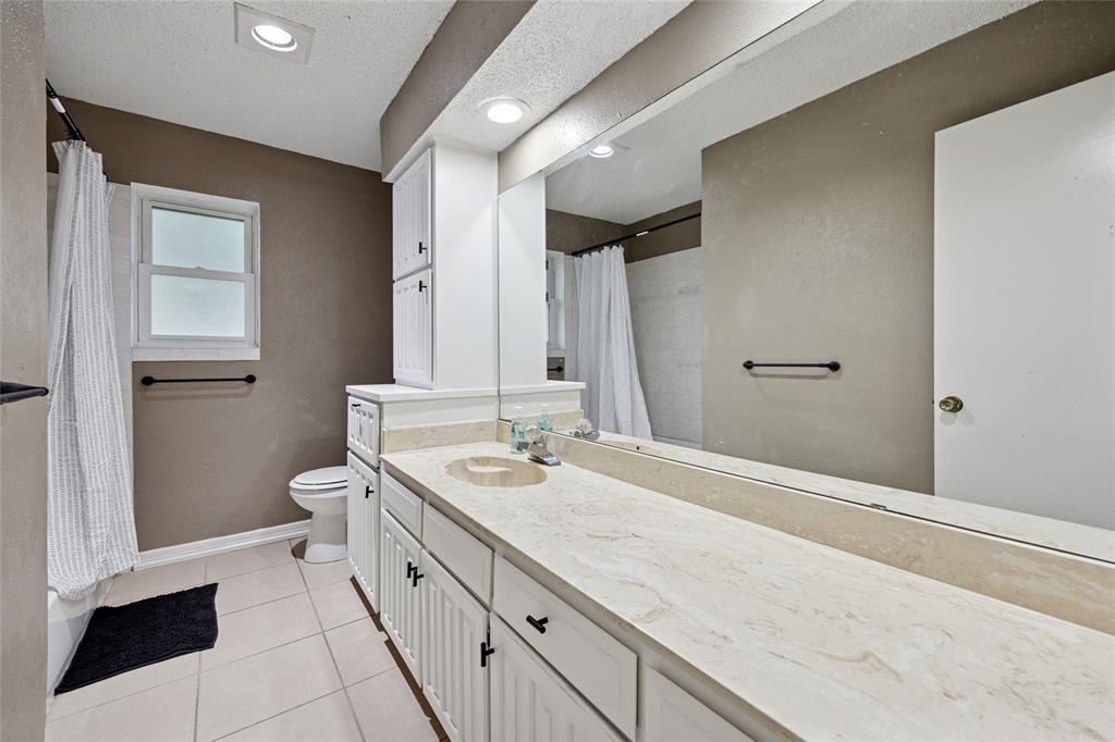 Benbrook, Texas 76126, United States, 3 Bedrooms Bedrooms, ,2 BathroomsBathrooms,Residential,Active,162827