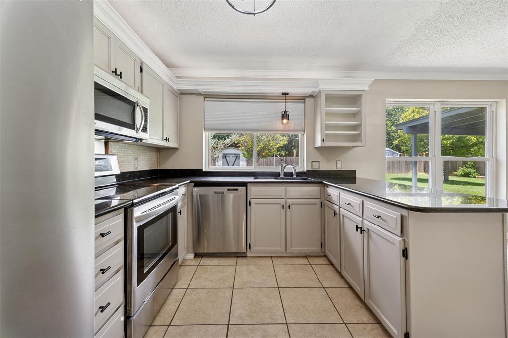 Benbrook, Texas 76126, United States, 3 Bedrooms Bedrooms, ,2 BathroomsBathrooms,Residential,Active,162827