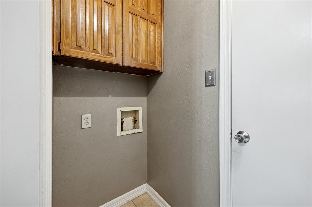 Benbrook, Texas 76126, United States, 3 Bedrooms Bedrooms, ,2 BathroomsBathrooms,Residential,Active,162827