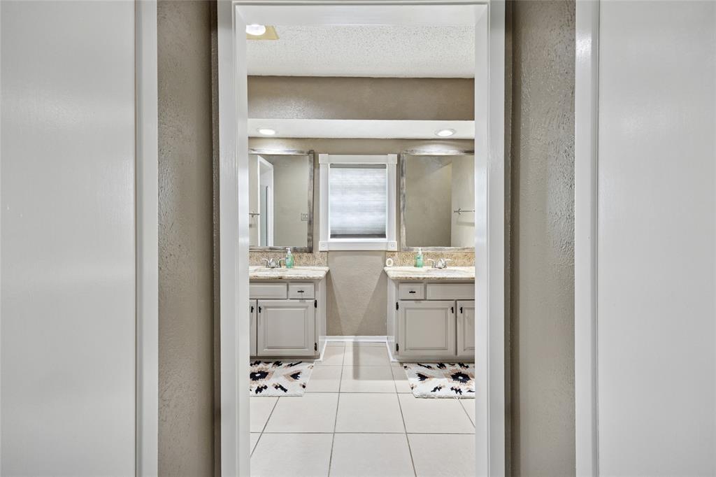 Benbrook, Texas 76126, United States, 3 Bedrooms Bedrooms, ,2 BathroomsBathrooms,Residential,Active,162827