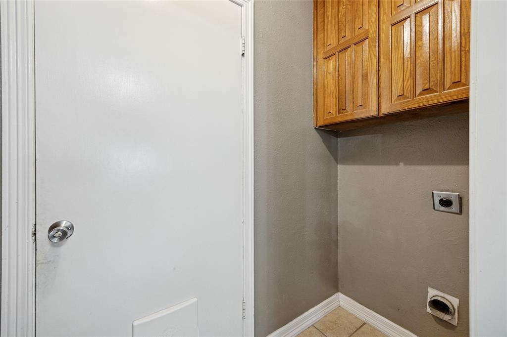 Benbrook, Texas 76126, United States, 3 Bedrooms Bedrooms, ,2 BathroomsBathrooms,Residential,Active,162827