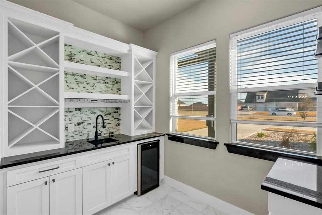 Bella Flora Ph 9 - Residential