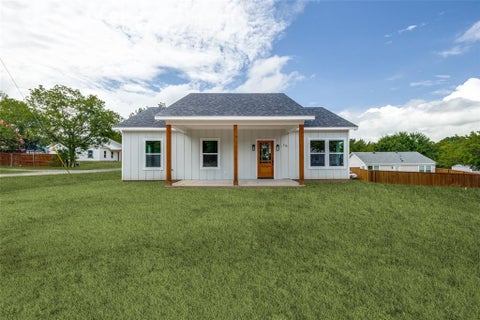 Photo of 216 W Cardinal, Ector, TX 75439 (MLS # 21327437)