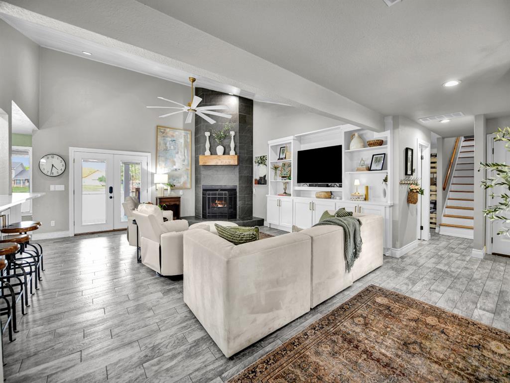 Laguna Tres Estate - Residential