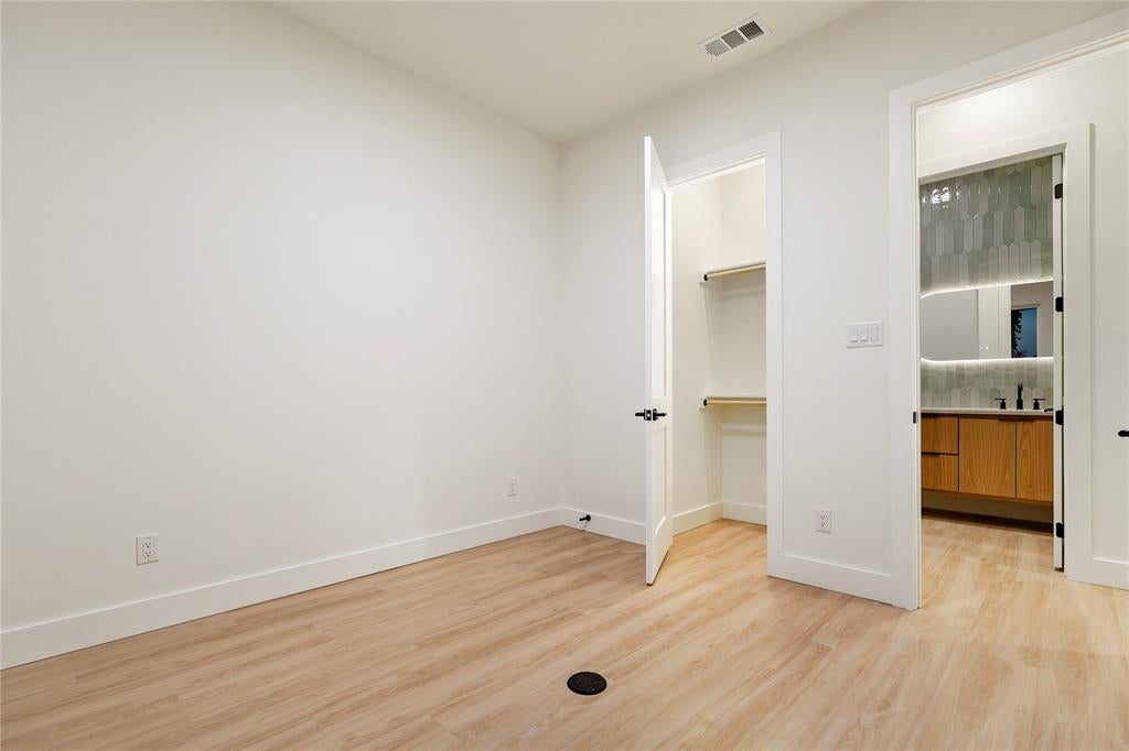 326 Avenue F