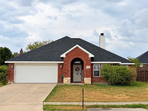 Photo of 4004 Windmill Drive, Sanger, TX 76266 (MLS # 21383504)
