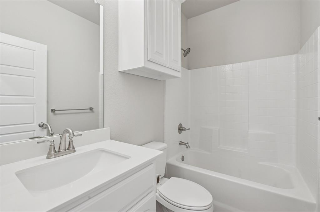 Eagle Glen Elements - Residential