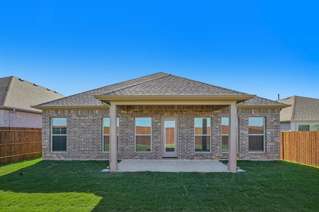 Eagle Glen Elements - Residential