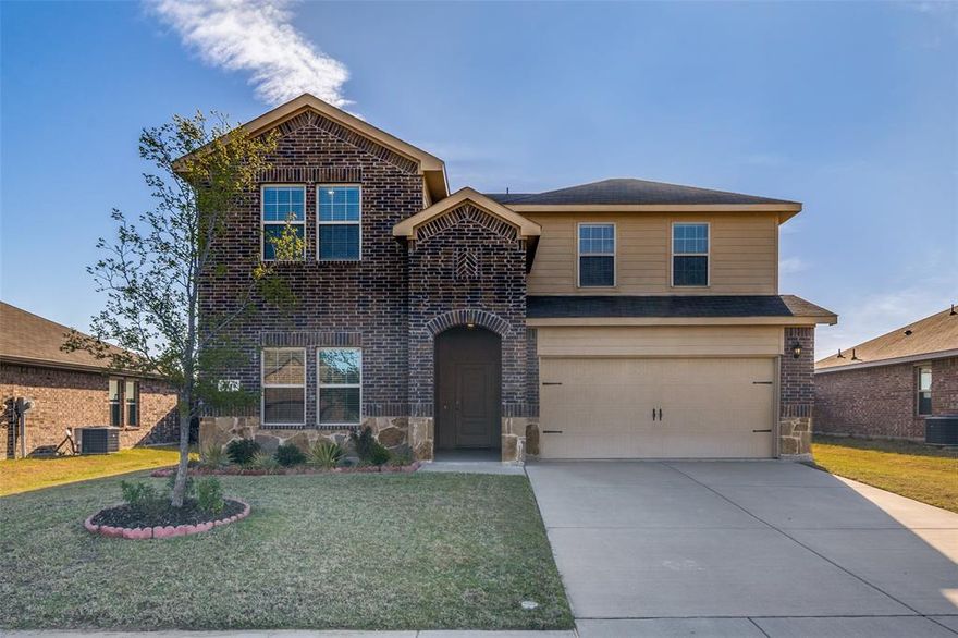 Stunning, well maintained home with 4 bedrooms, 2 living rooms, dining, room, pantry & 3 bathrooms, ideal for a family that is looking for good schools. The house is in a subdivision surrounded by farms and country homes. You get the best of both worlds. Great place to relax next to a large community swimming pool.