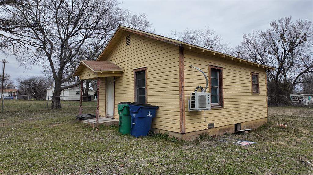 105 N Mccracken Street