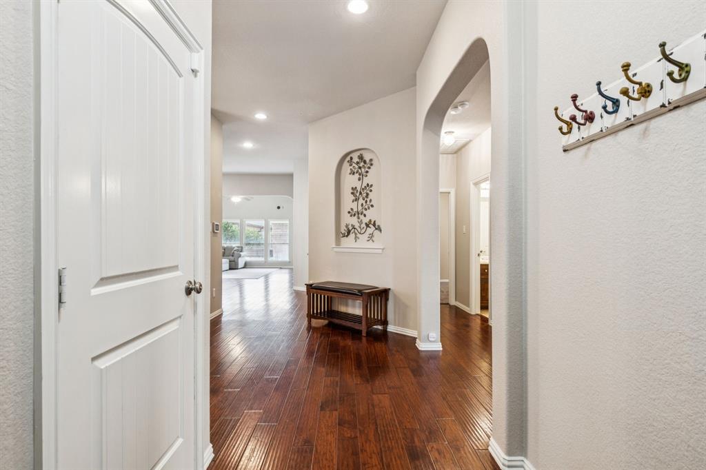 2536 Grey Kingbird Trail