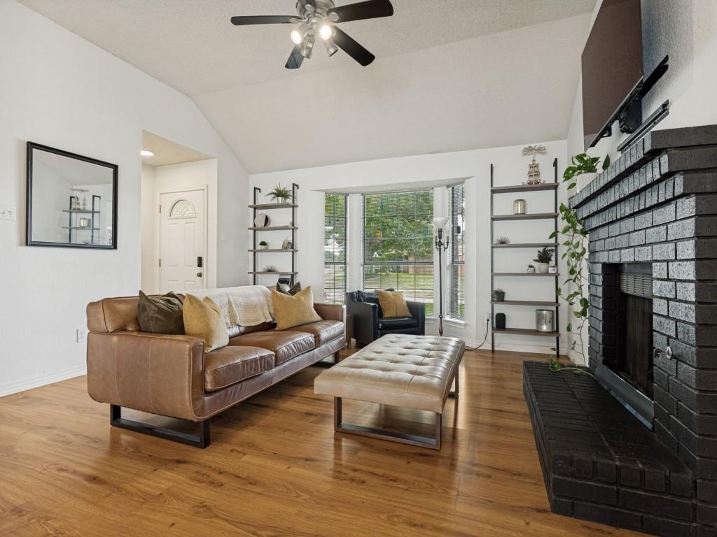 2109 Woodglen Drive