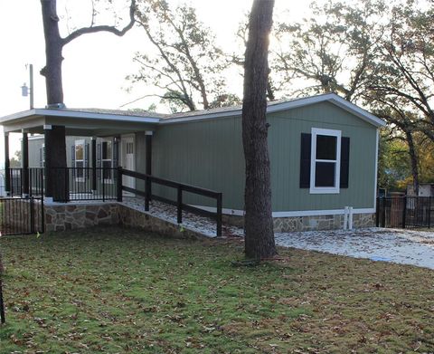 A home in Mabank