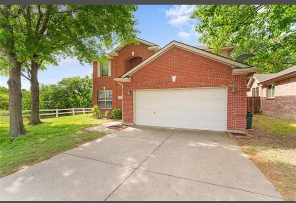 Photo of 1801 Sharpsbury Drive, Euless, TX 76040 (MLS # 21215331)