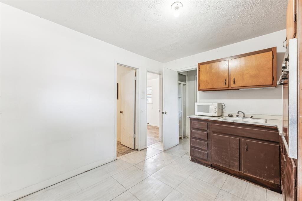 DWIGHT, J J SURVEY - Residential