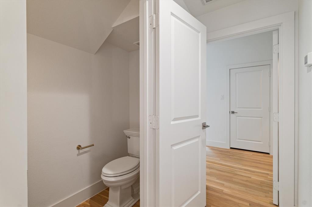 Lakewood Heights Add - Residential Lease