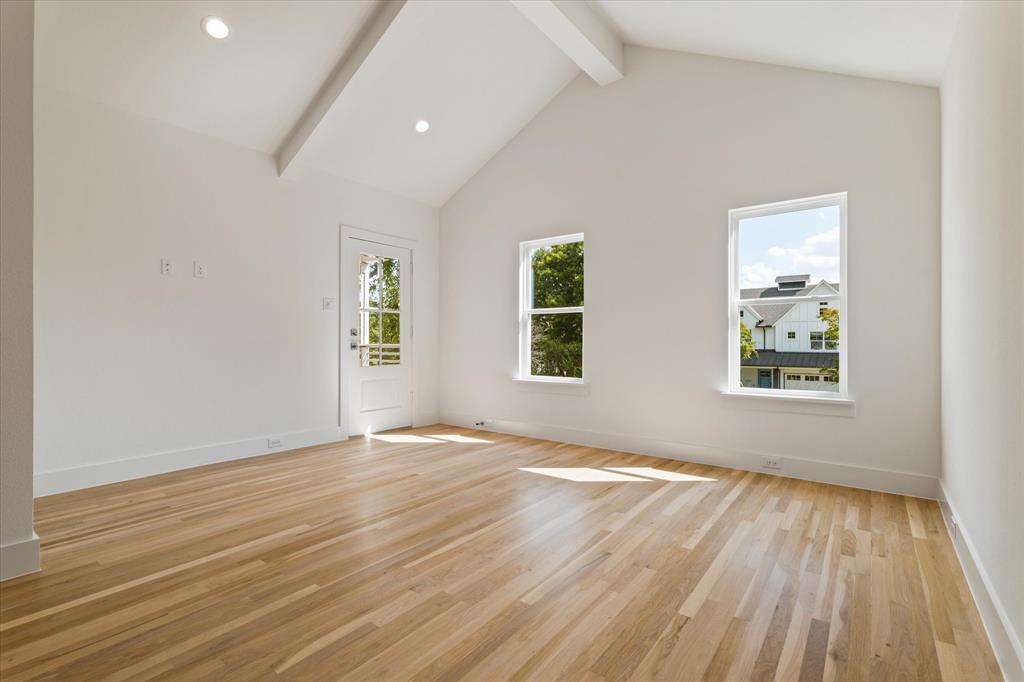 Lakewood Heights Add - Residential Lease