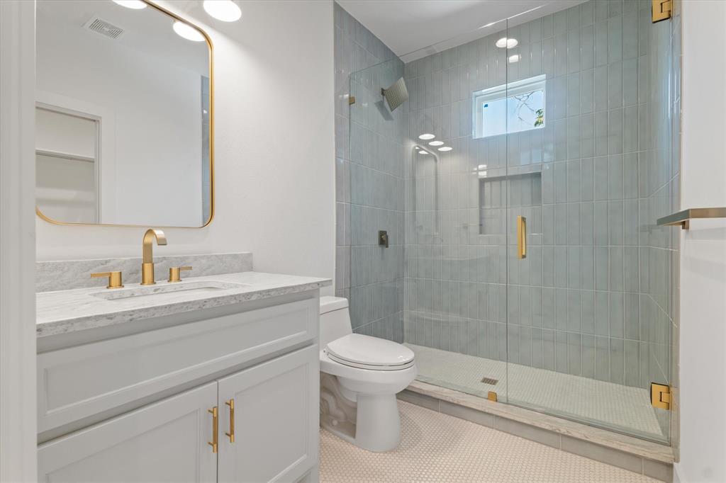 Lakewood Heights Add - Residential Lease