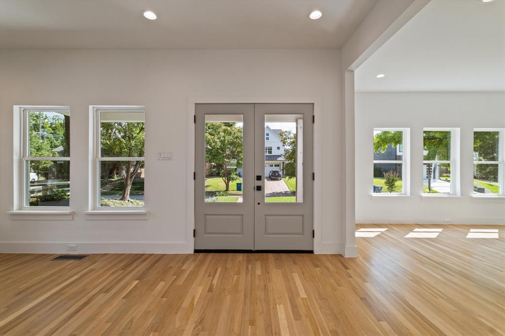 Lakewood Heights Add - Residential Lease