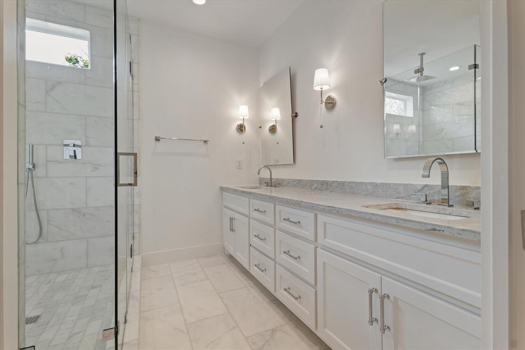 Lakewood Heights Add - Residential Lease