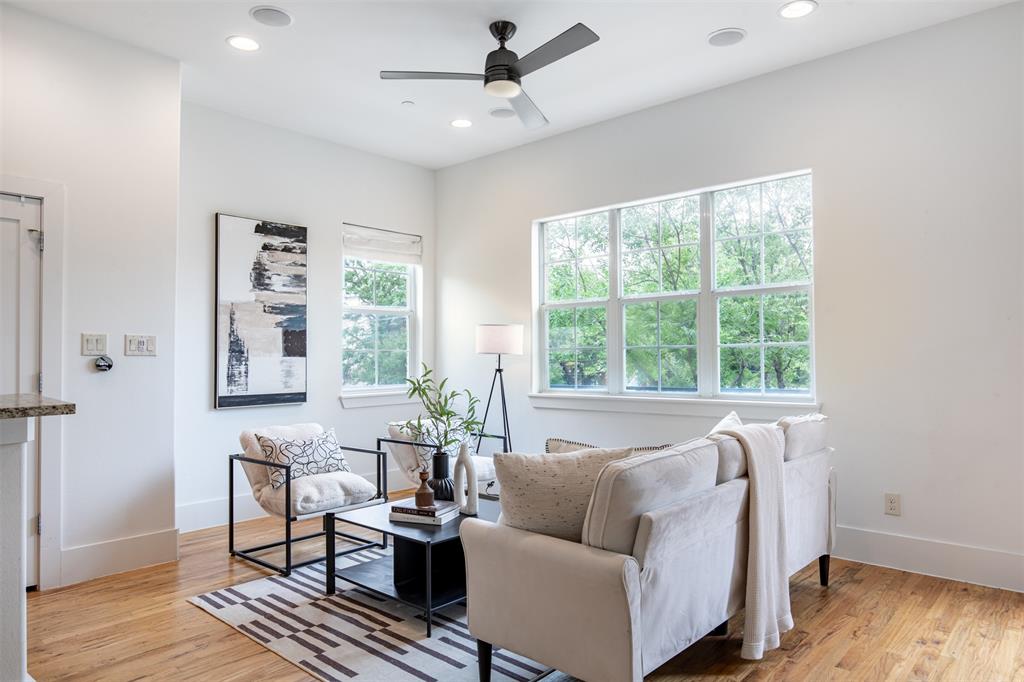 Bryan Pkwy Place - Residential