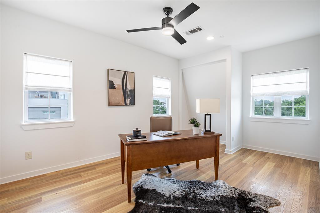 Bryan Pkwy Place - Residential