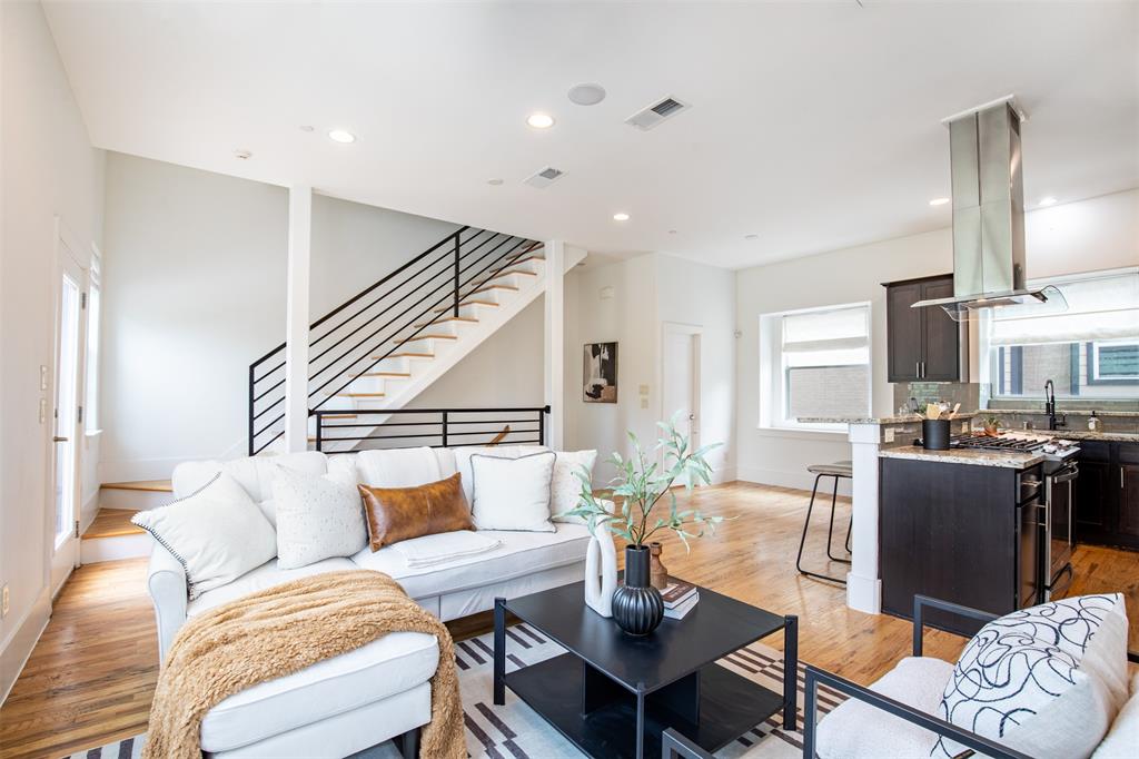 Bryan Pkwy Place - Residential