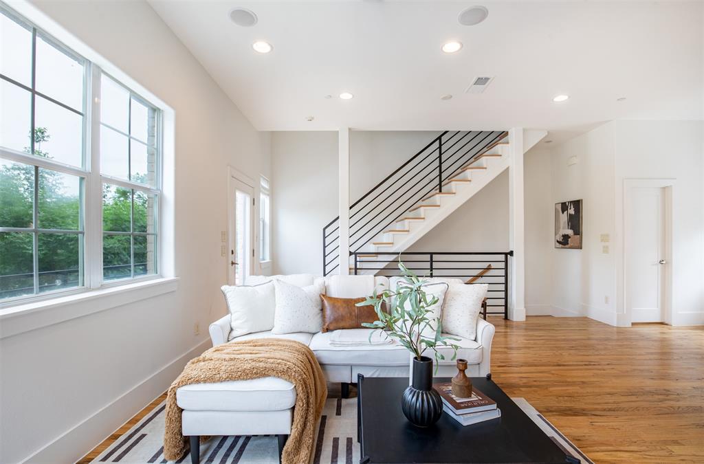 Bryan Pkwy Place - Residential