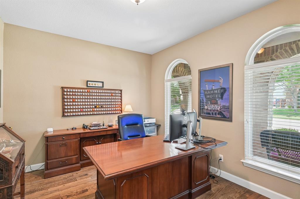1810 Windsong Circle