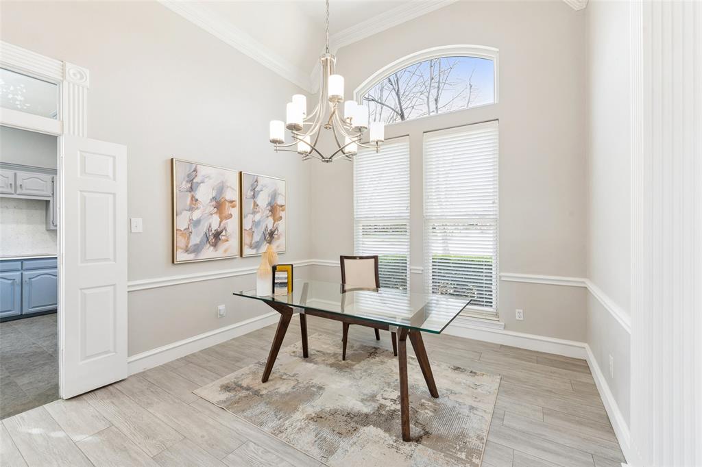 809 Laurel Oaks Lane