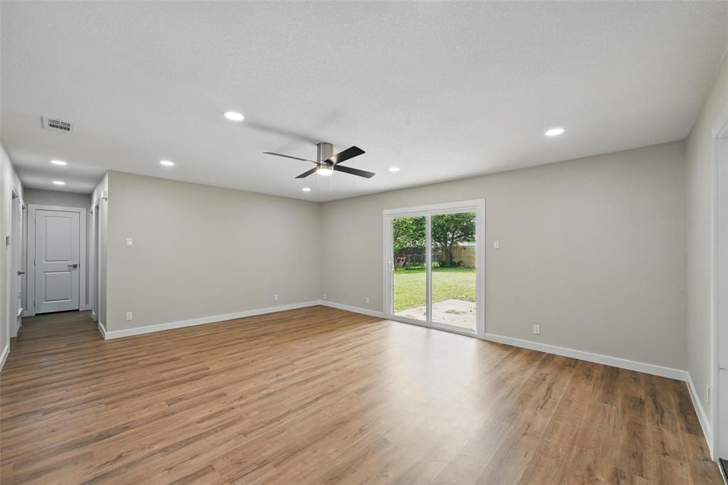 1221 Eastside Drive