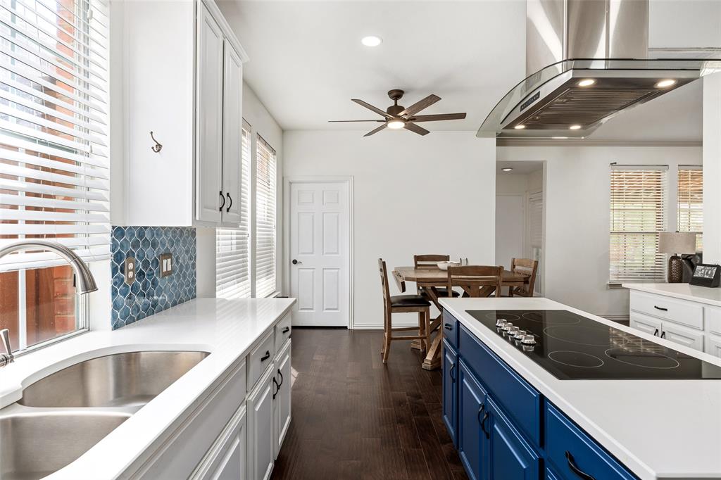 Plano, Texas 75025, United States, 5 Bedrooms Bedrooms, ,4 BathroomsBathrooms,Residential,Pending,992