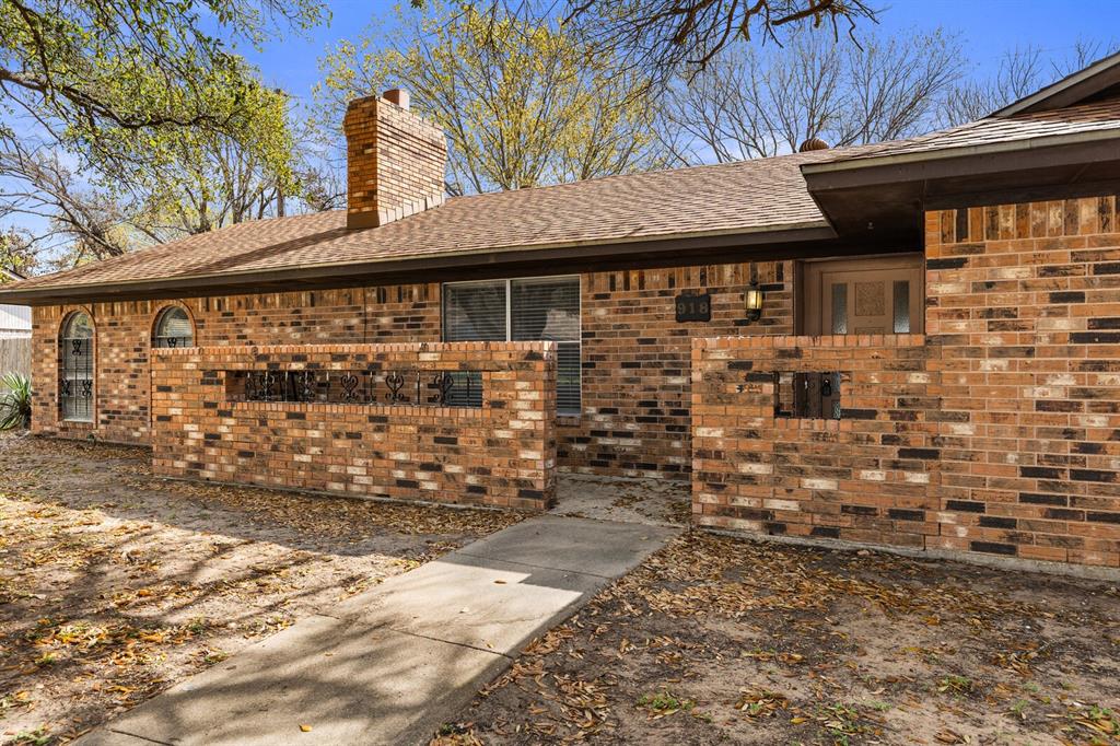 918 Saint Charles Court