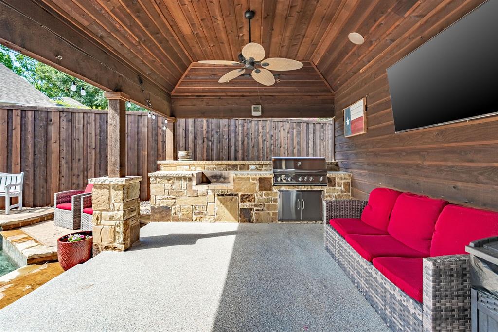 725 Tartan Trail
