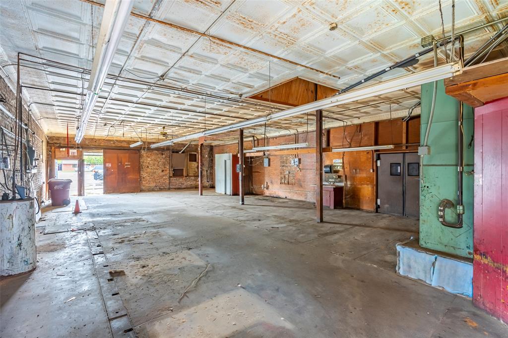 109 N 5TH Street
