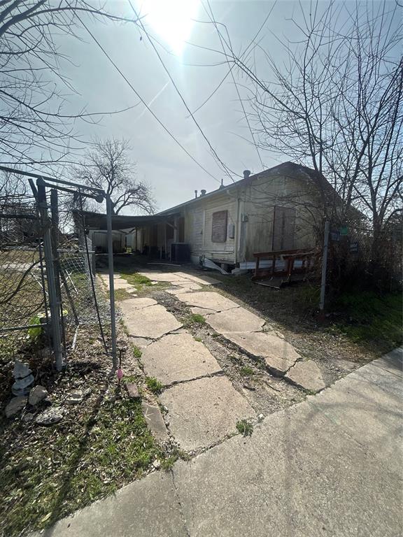 3019 Bourland Street