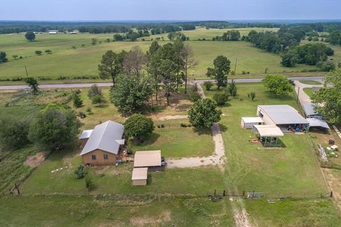 A home in Grand Saline