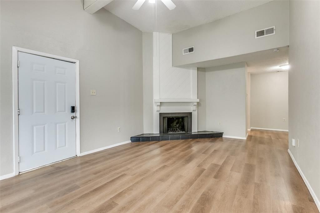 listing image 0