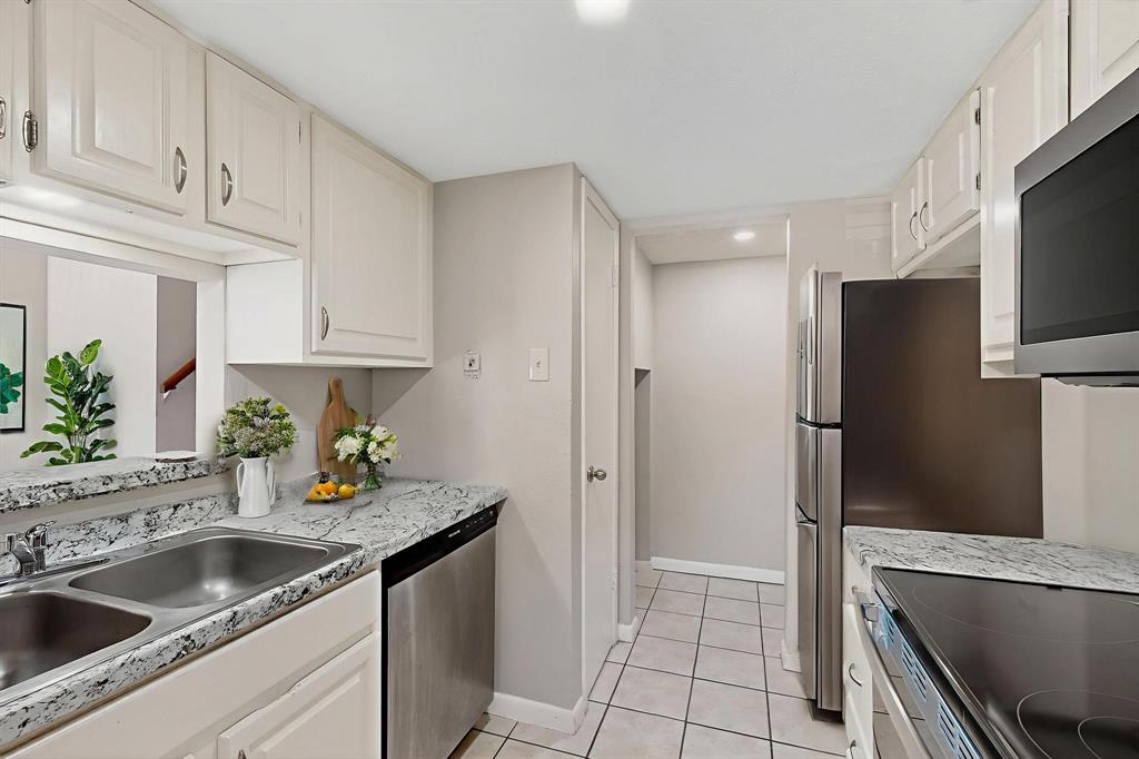 Springtree Crossing Condos - Residential