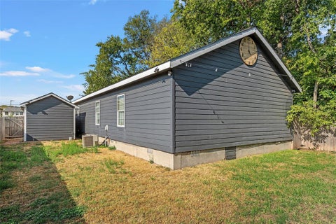 Tiny photo for 2220 S 2nd Street, Waco, TX 76706 (MLS # 21396532)